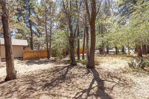 Exterior - 448 Victoria Ln, Sugarloaf, CA 92386 photo 2 of 5
