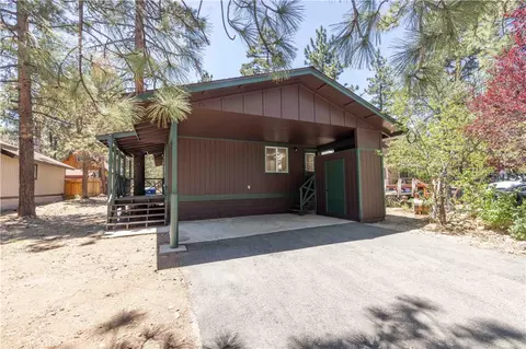 448 Victoria Ln, Sugarloaf, CA 92386