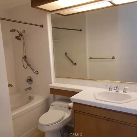 Bath - 1310 E Ocean #405, Long Beach, CA 90802 photo 1 of 1