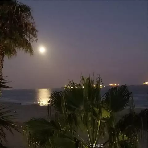 View/Area - 1310 E Ocean #405, Long Beach, CA 90802 photo 2 of 5