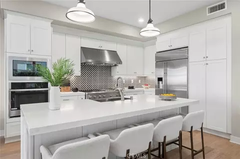 Kitchen - 157 Crossover, Irvine, CA 92618 photo 2 of 4