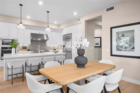 Dining - 157 Crossover, Irvine, CA 92618 photo 2 of 4
