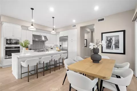 Dining - 157 Crossover, Irvine, CA 92618 photo 1 of 4