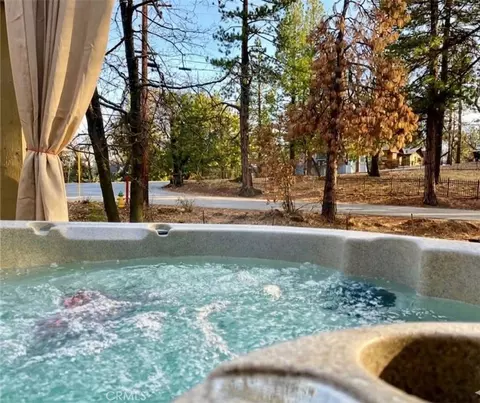 33064 Arrowbear, Running Springs, CA 92382
