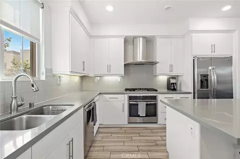 Kitchen - 144 Paramount, Irvine, CA 92618 photo 4 of 5
