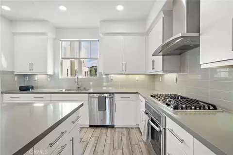 Kitchen - 144 Paramount, Irvine, CA 92618 photo 3 of 5