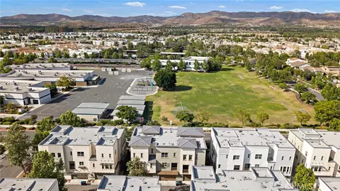 View/Area - 144 Paramount, Irvine, CA 92618 photo 2 of 8