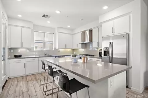 144 Paramount, Irvine, CA 92618