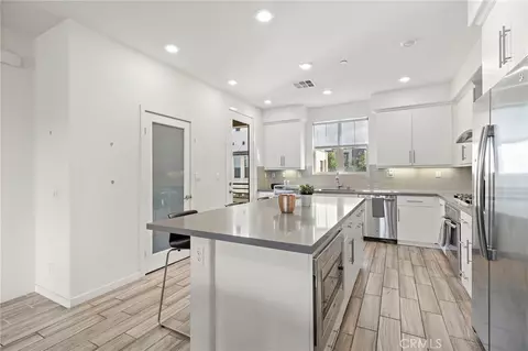 Kitchen - 144 Paramount, Irvine, CA 92618 photo 5 of 5