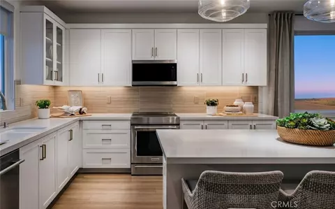 Kitchen - 43885 White Sage Way, Temecula, CA 92590 photo 3 of 4