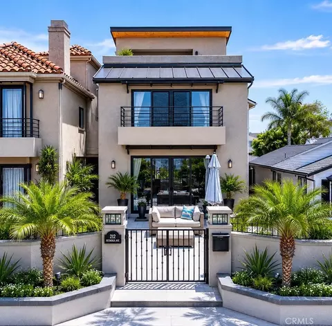 212 Hartford Ave, Huntington Beach, CA 92648
