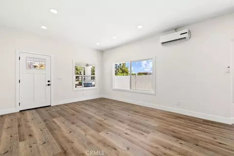 Living - 548 E 14th, Long Beach, CA 90813 photo 3 of 3