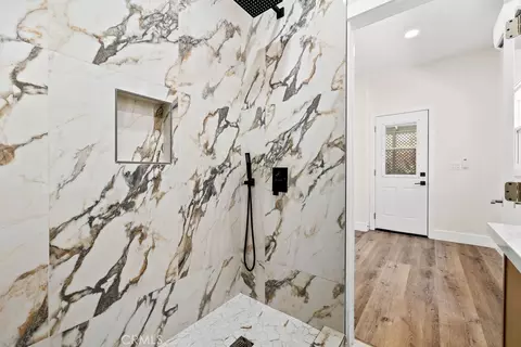 Bath - 548 E 14th, Long Beach, CA 90813 photo 4 of 4