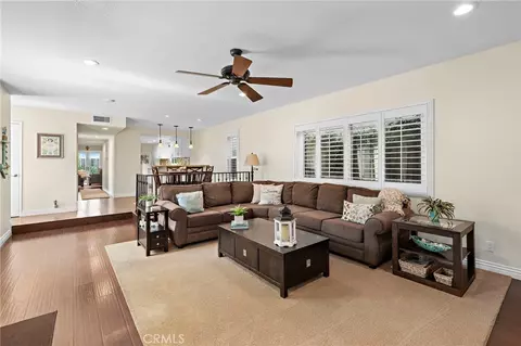 207 Memphis Ave, Huntington Beach, CA 92648