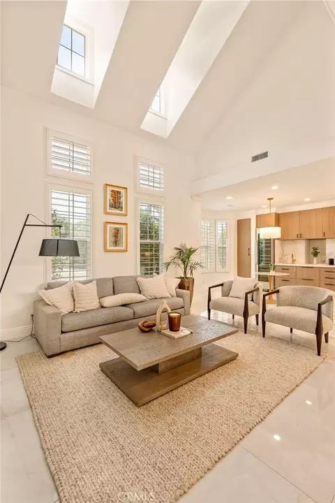 Living - 15 Tether Moon Ln, Ladera Ranch, CA 92694 photo 3 of 4