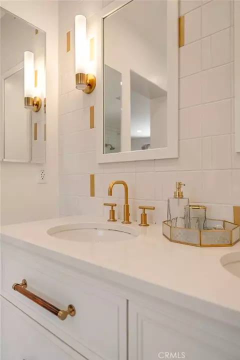Bath - 15 Tether Moon Ln, Ladera Ranch, CA 92694 photo 6 of 10
