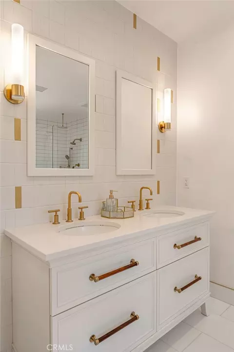 Bath - 15 Tether Moon Ln, Ladera Ranch, CA 92694 photo 1 of 10