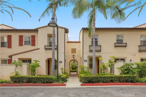 2925 W Edinger Ave, Santa Ana, CA 92704