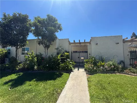 2252 Via Puerta #B, Laguna Woods, CA 92637
