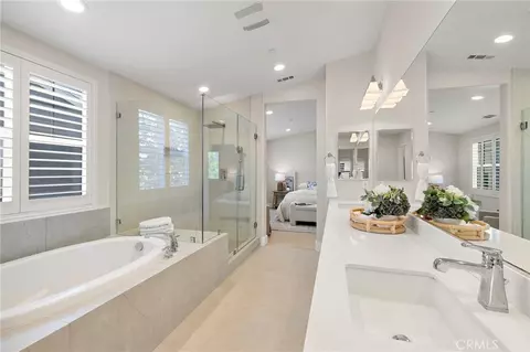 Bath - 128 Mongoose, Irvine, CA 92618 photo 3 of 5