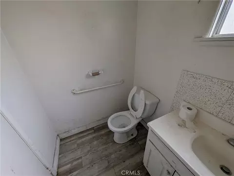 Bath - 219 Maple, Colton, CA 92324 photo 2 of 2