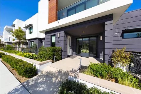 16398 Veterans Way, Tustin, CA 92782