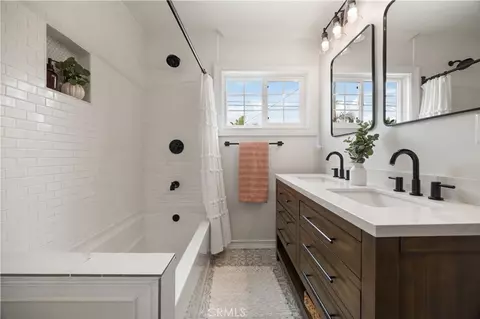 Bath - 6541 E Walkerton, Long Beach, CA 90808 photo 2 of 4