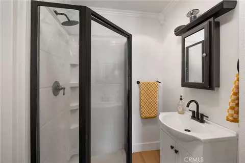 Bath - 6541 E Walkerton, Long Beach, CA 90808 photo 4 of 4