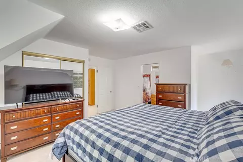 Bedroom - 318 Old Toll Rd, Lake Arrowhead, CA 92352 photo 3 of 5