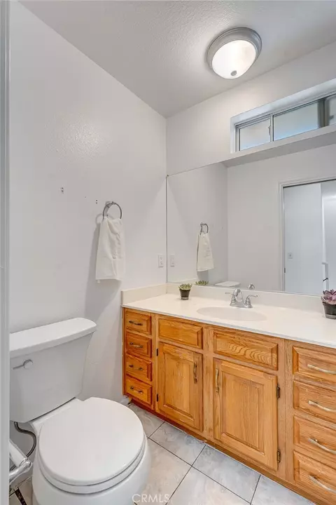 Bath - 318 Old Toll Rd, Lake Arrowhead, CA 92352 photo 3 of 4
