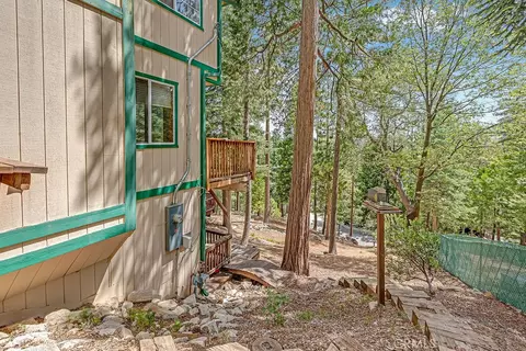 Exterior - 318 Old Toll Rd, Lake Arrowhead, CA 92352 photo 7 of 11