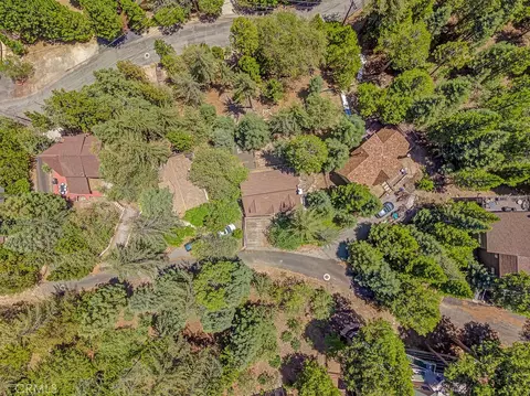 View/Area - 318 Old Toll Rd, Lake Arrowhead, CA 92352 photo 2 of 8