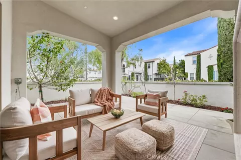 102 Trailblaze, Irvine, CA 92618