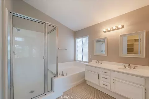 Bath - 1898 Stonehaven, Corona, CA 92879 photo 3 of 3