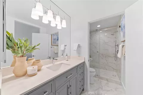 Bath - 51 Ashbrook, Irvine, CA 92604 photo 4 of 4