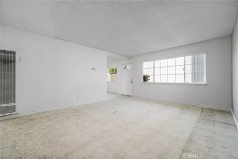 Living - 131 E 21st St, Costa Mesa, CA 92627 photo 2 of 5