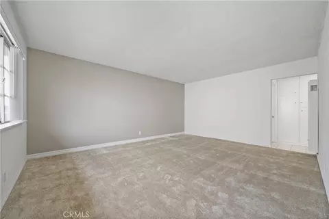 Living - 131 E 21st St, Costa Mesa, CA 92627 photo 1 of 5