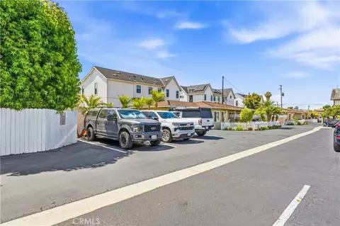 Exterior - 131 E 21st St, Costa Mesa, CA 92627 photo 3 of 7