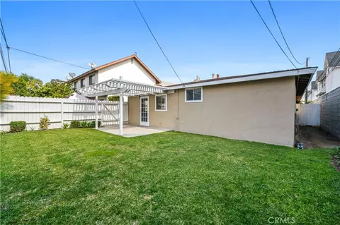 Exterior - 131 E 21st St, Costa Mesa, CA 92627 photo 7 of 7