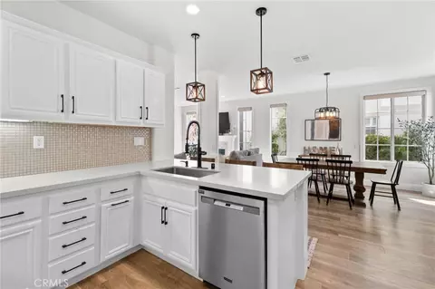 Kitchen - 5 Clematis St, Ladera Ranch, CA 92694 photo 5 of 6