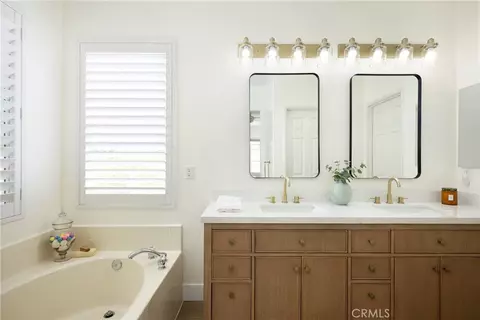 Bath - 9 Kyle Ct, Ladera Ranch, CA 92694 photo 2 of 5