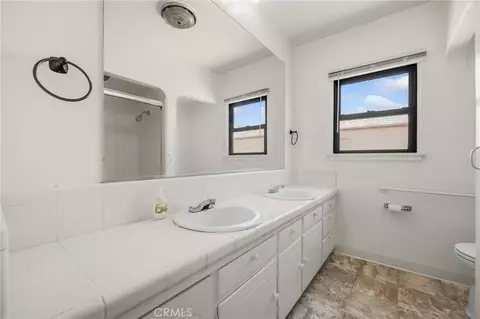 Bath - 1719 Wasington St, Needles, CA 92363 photo 1 of 2
