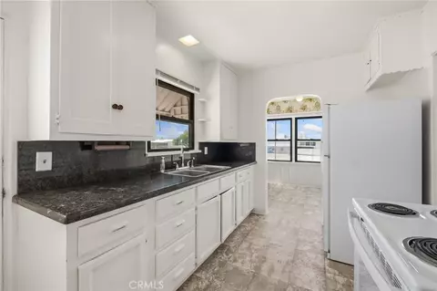 Kitchen - 1719 Wasington St, Needles, CA 92363 photo 3 of 4