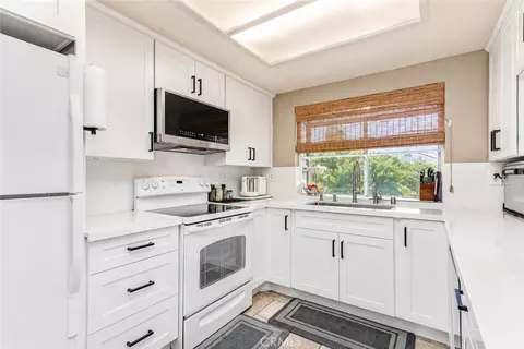 Kitchen - 2495 Paseo Circulo, Tustin, CA 92782 photo 1 of 2