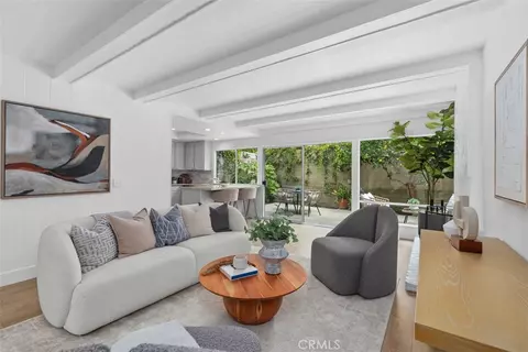 9001 Oceanwood Dr, Huntington Beach, CA 92646