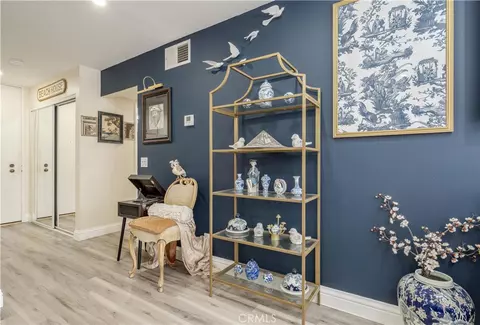 Entry Way - 1140 E Ocean Blvd #134, Long Beach, CA 90802 photo 2 of 2