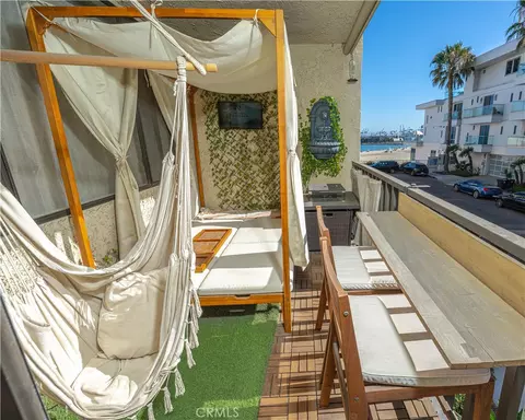 Exterior - 1140 E Ocean Blvd #134, Long Beach, CA 90802 photo 4 of 12