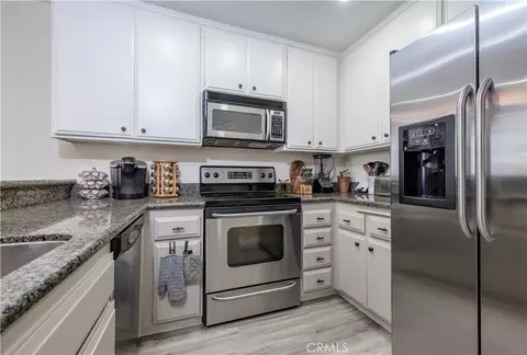 Kitchen - 1140 E Ocean Blvd #134, Long Beach, CA 90802 photo 1 of 5
