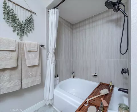Bath - 1140 E Ocean Blvd #134, Long Beach, CA 90802 photo 3 of 4