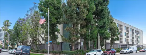 Exterior - 1140 E Ocean Blvd #134, Long Beach, CA 90802 photo 2 of 12
